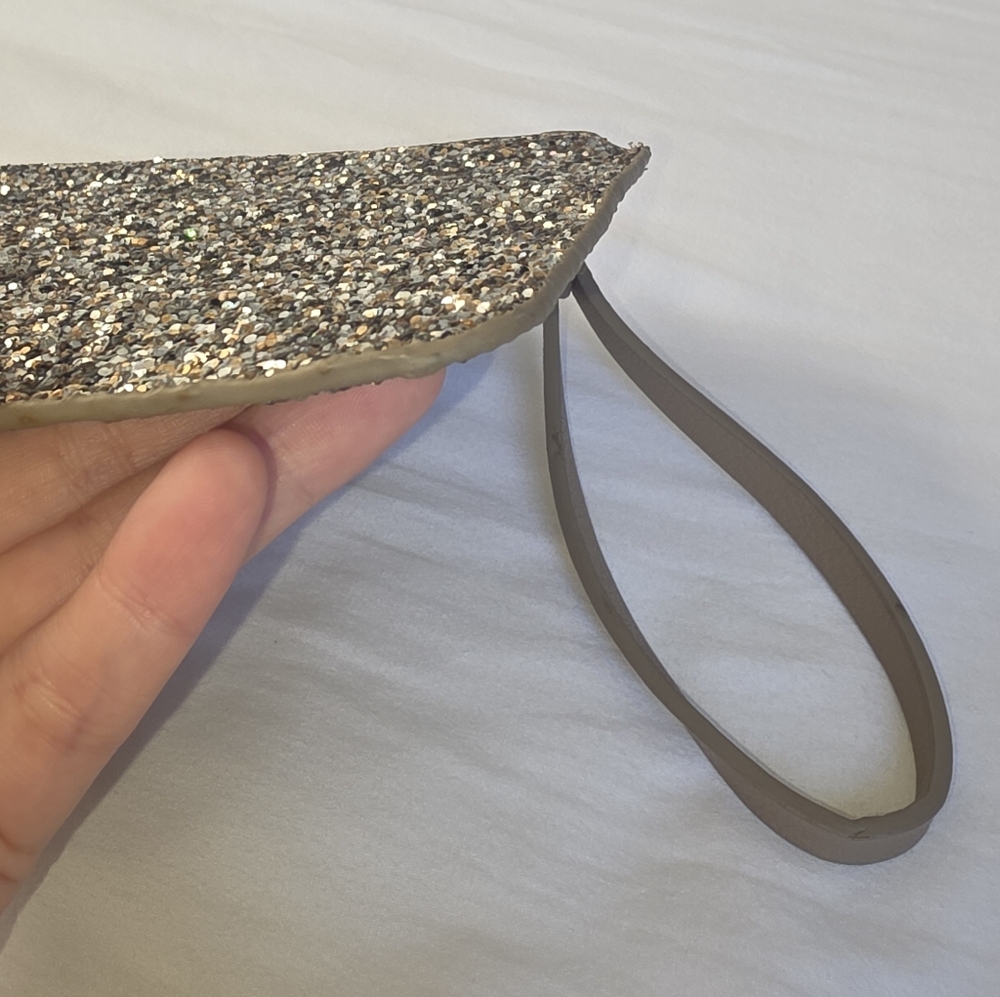 Old Navy Glitter Wristlet Clutch - Picture 5 of 6